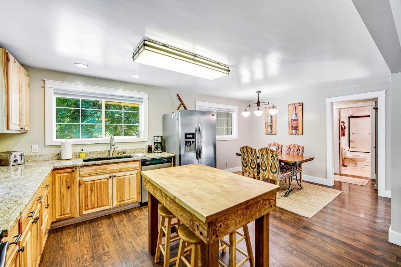 Orchard Near The River Escape Forestville Exterior photo
