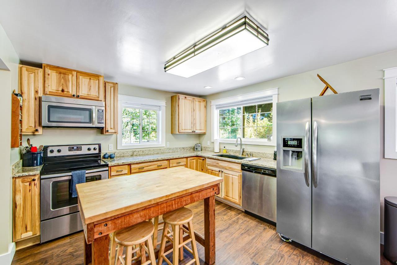Orchard Near The River Escape Forestville Exterior photo