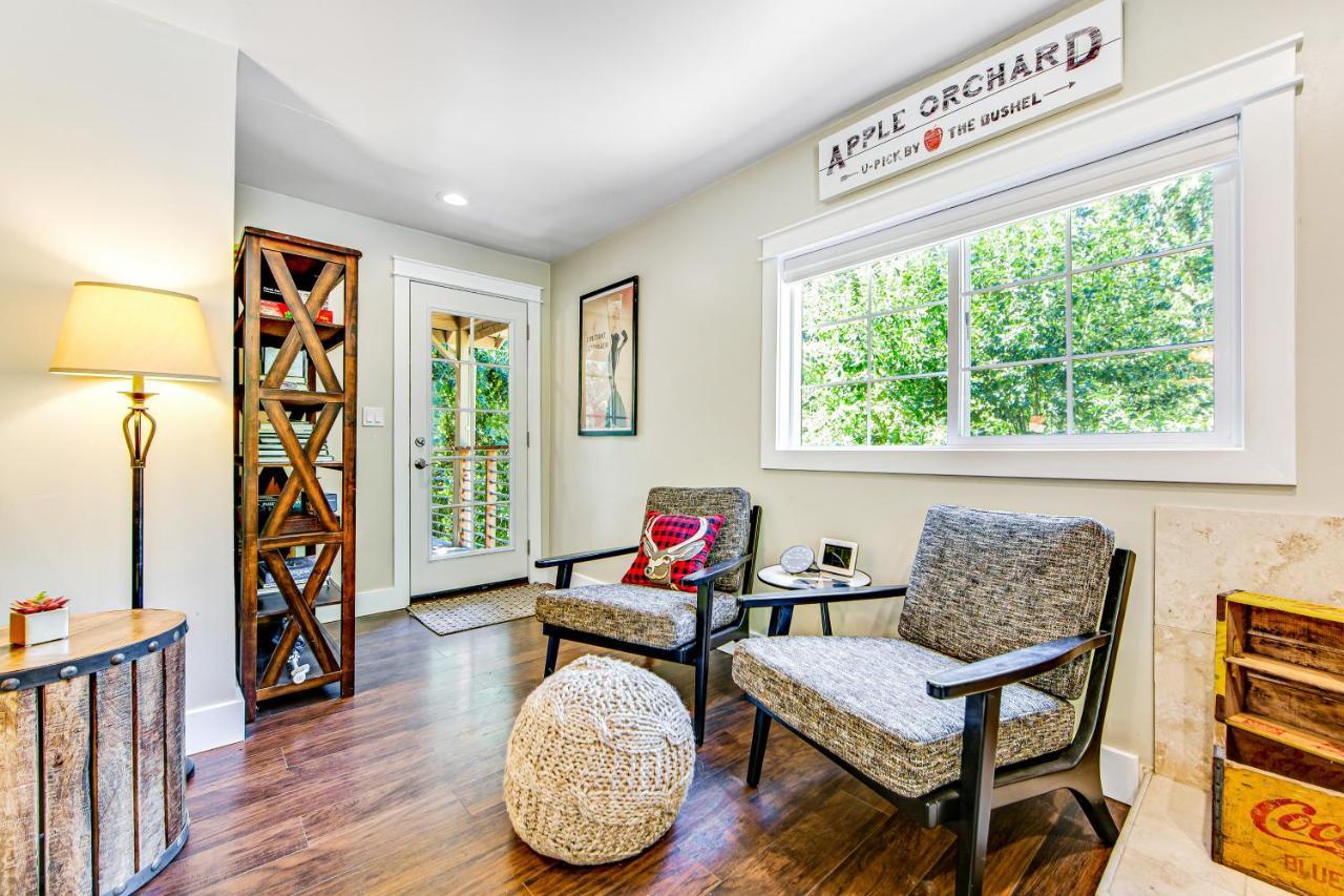 Orchard Near The River Escape Forestville Exterior photo
